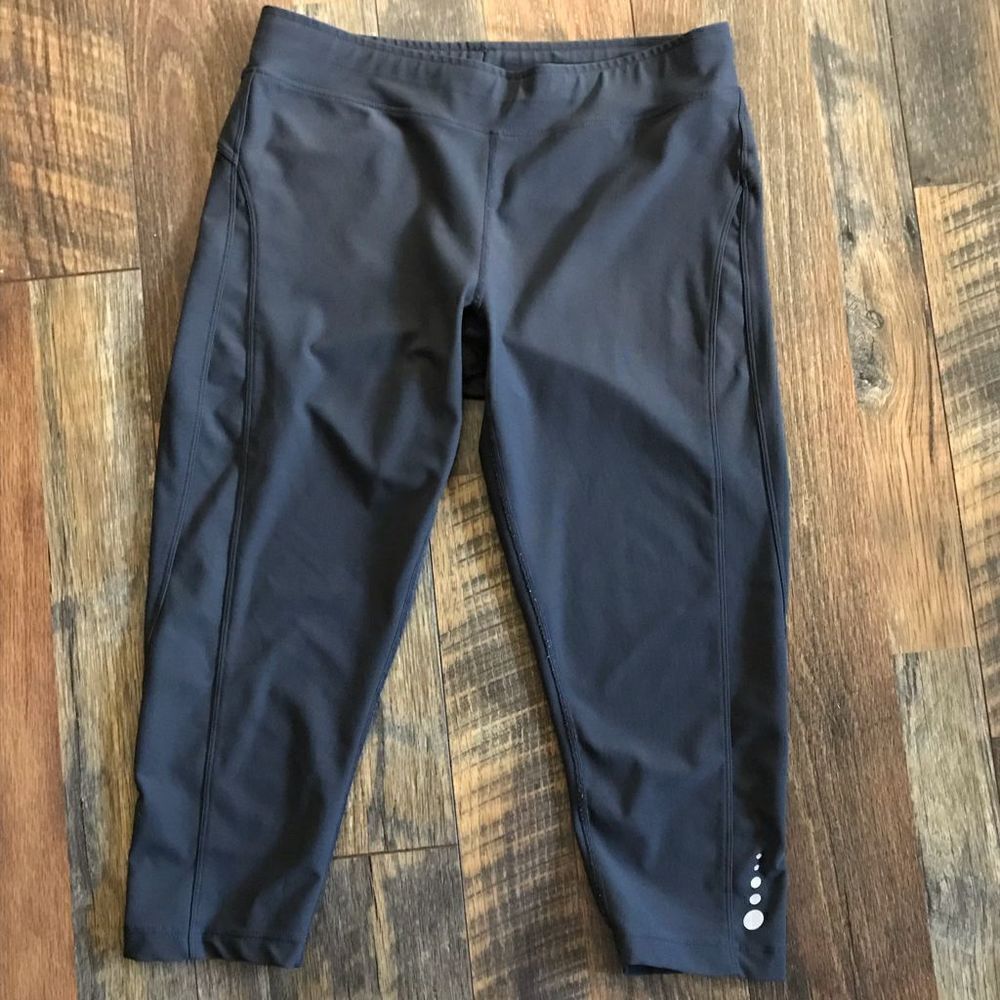 Xersion size Medium gray crop workout pants athletic